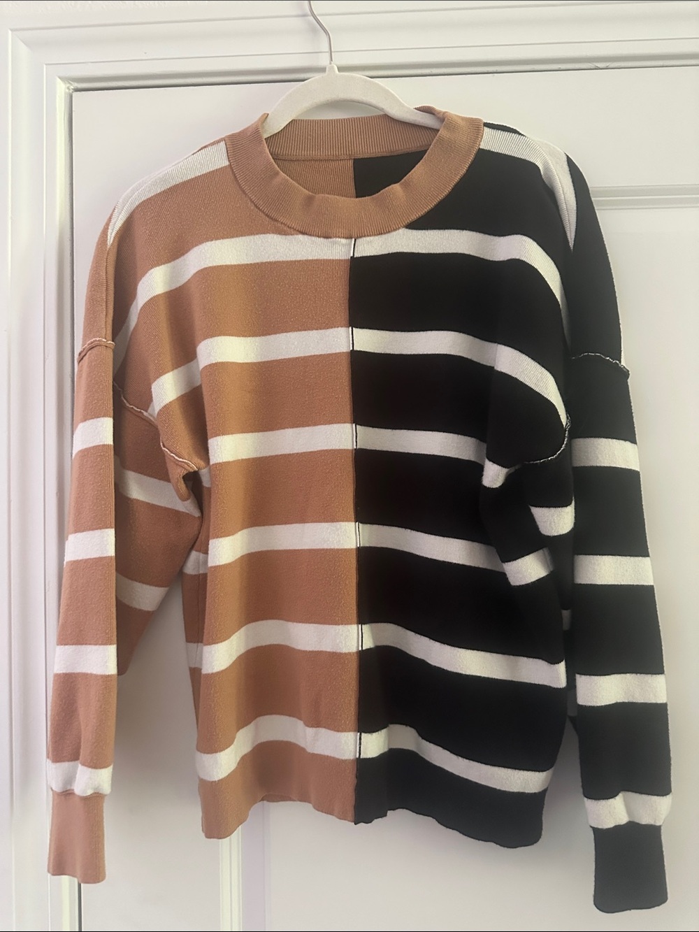 Colorblock Striped Crewneck Sweater - Tan & Black